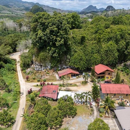 Country House Pulai Holiday Village Gua Musang Exterior photo
